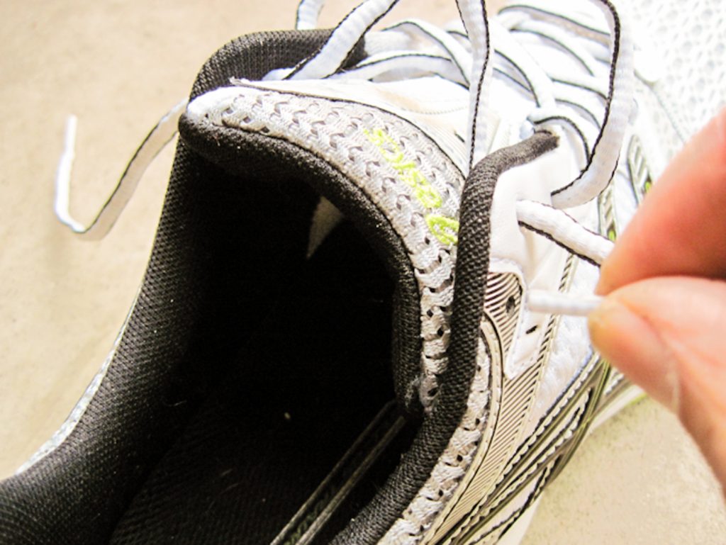 How to tie your running shoes step 2
