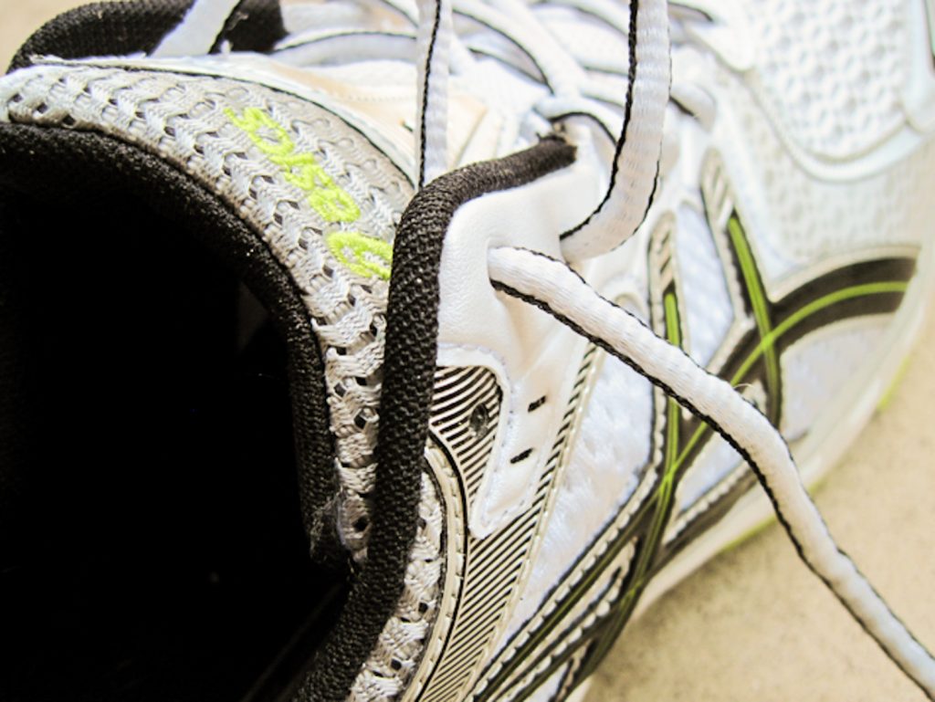 How to tie Running shoes – How to Run a Marathon